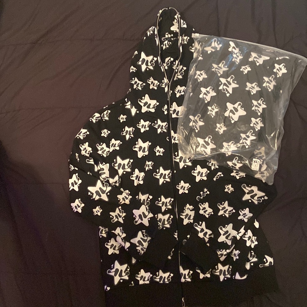 Size Small, full zip hoodie